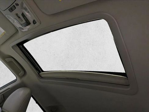 Used 2012 Toyota Sienna XLE image 16