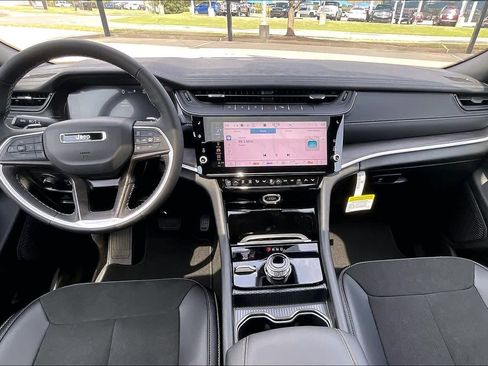 New 2026 Jeep Grand Cherokee Altitude AWD/4WD image 5