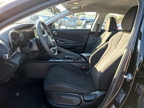 Used 2024 Hyundai Elantra SEL image 13