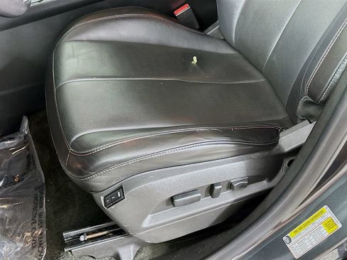 Used 2017 Chevrolet Equinox Premier w/ Enhanced Convenience Package FWD image 24