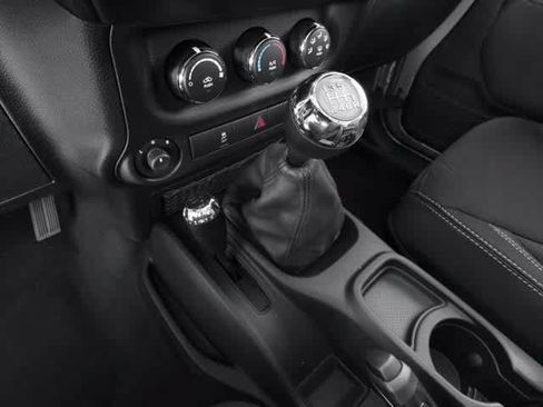 Used 2016 Jeep Wrangler Sahara w/ Dual Top Group AWD/4WD image 11