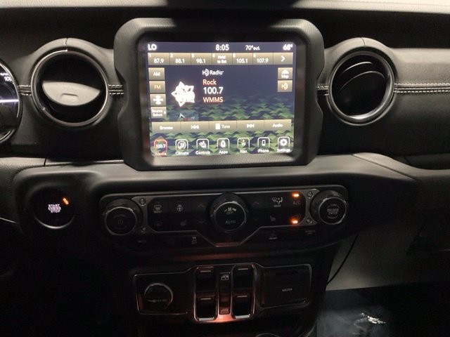 Used 2022 Jeep Wrangler Unlimited Sahara w/ Cold Weather Group AWD/4WD image 37