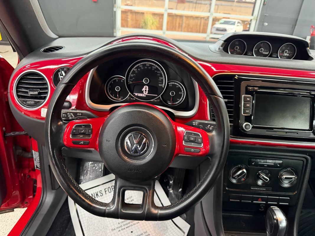 Used 2013 Volkswagen Beetle TDI FWD image 18