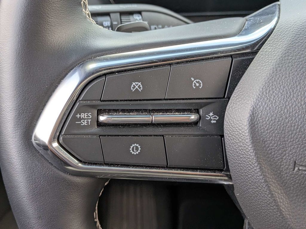 Used 2026 Chevrolet Traverse LT FWD image 24