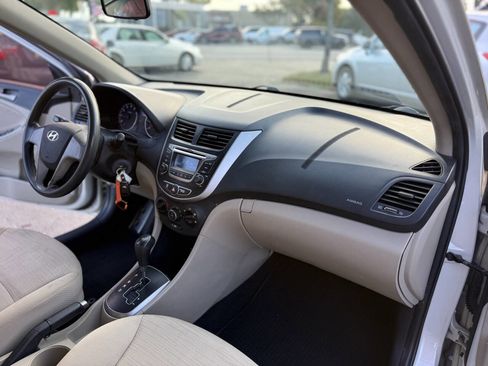 Used 2015 Hyundai Accent GLS image 23