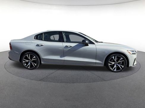 Used 2024 Volvo S60 B5 Core image 6