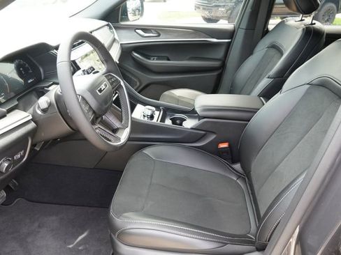 New 2026 Jeep Grand Cherokee Altitude AWD/4WD image 20