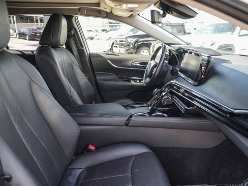 Used 2021 Toyota Mirai RWD image 17