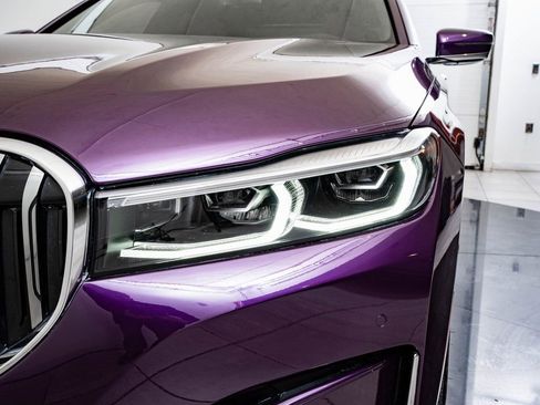 Certified 2022 BMW ALPINA B7 xDrive w/ Luxury Rear Seating Package image 15