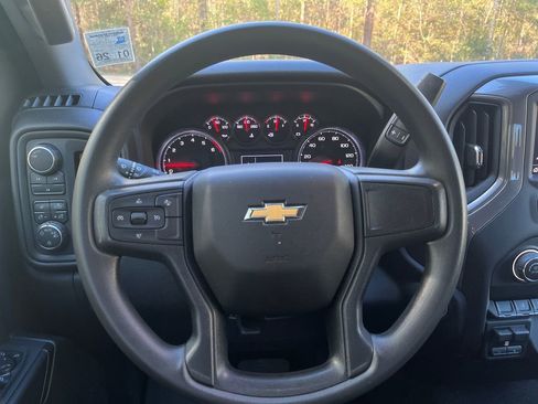 Used 2024 Chevrolet Silverado 2500 Custom w/ Custom Value Package image 17