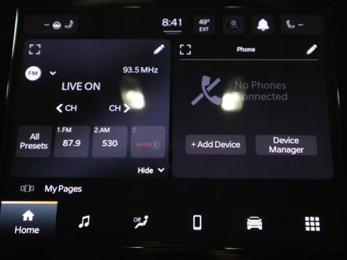 Used 2023 Jeep Grand Cherokee Laredo w/ Luxury Tech Group I image 23