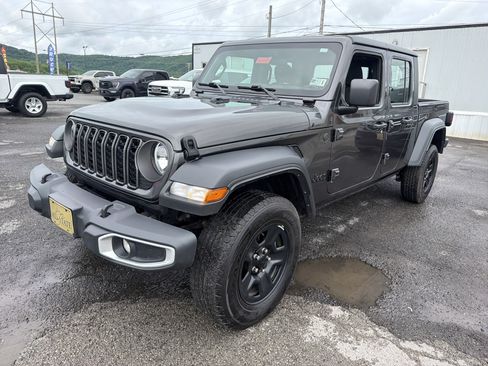 Used 2024 Jeep Gladiator Sport AWD/4WD image 12