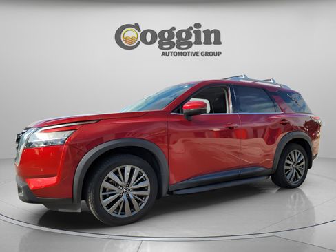 Used 2022 Nissan Pathfinder SL w/ SL Premium Package image 1