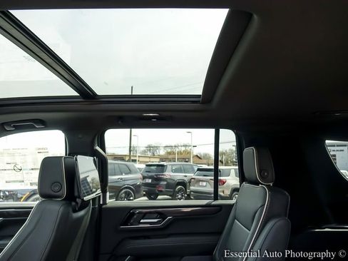 New 2026 GMC Yukon XL Elevation w/ Elevation Premium Package image 12