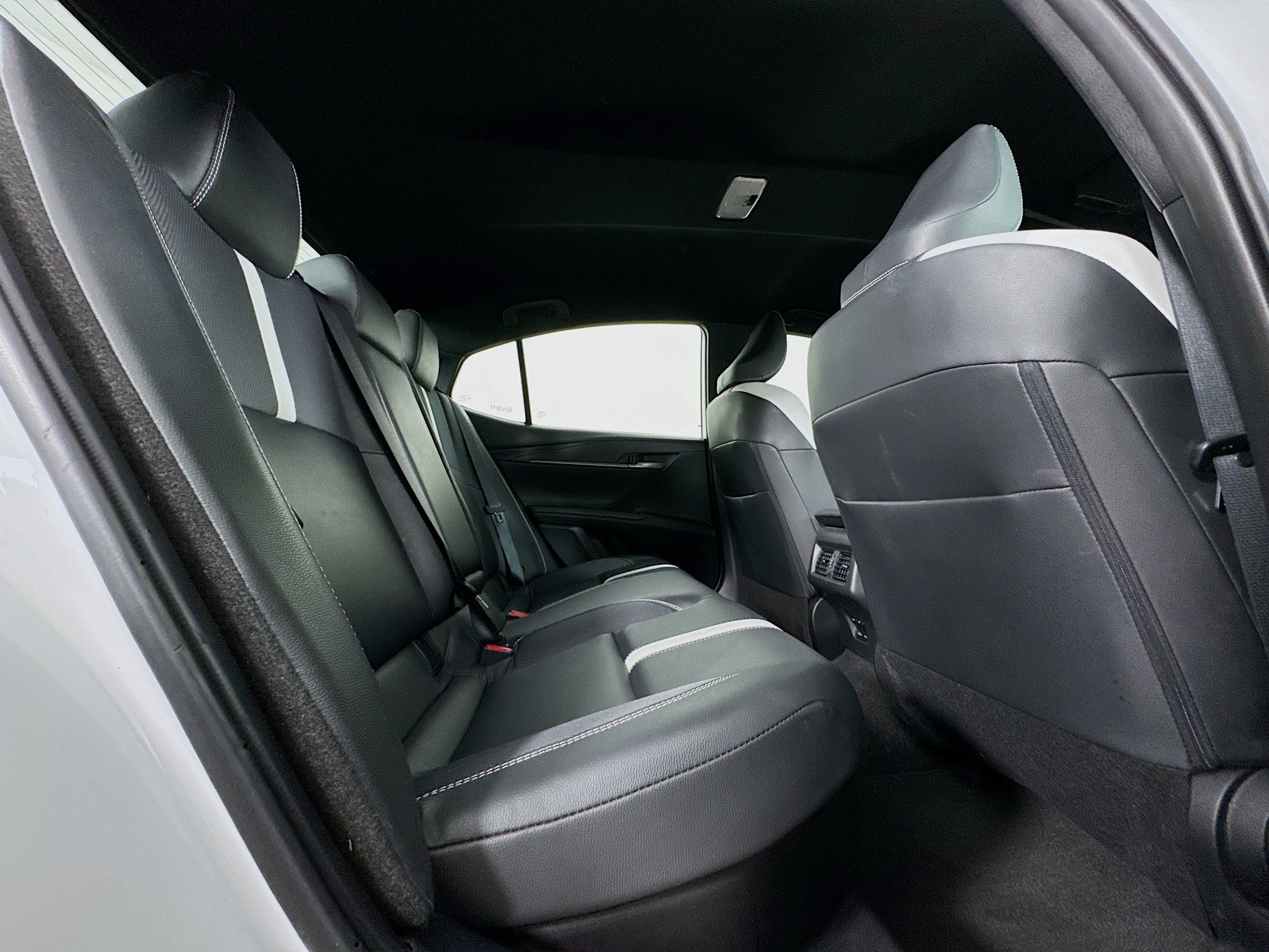 Used 2025 Toyota Camry SE w/ Multimedia Upgrade Package FWD image 25