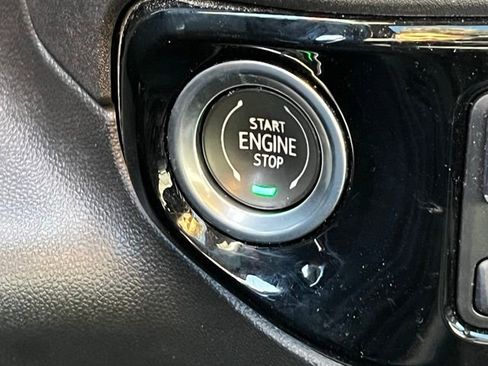 Used 2022 Chevrolet Silverado 1500 ZR2 w/ Technology Package image 21