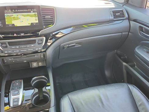Used 2019 Honda Pilot Touring image 13
