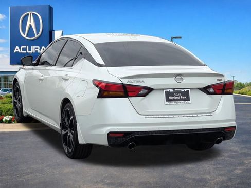 Used 2023 Nissan Altima 2.5 SR w/ SR Premium Package image 17