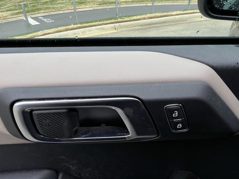 Used 2024 Ford Bronco Wildtrak image 14