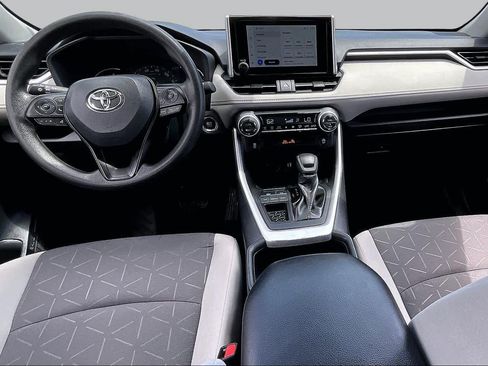 Used 2025 Toyota RAV4 XLE FWD image 13