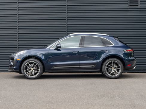 Used 2023 Porsche Macan AWD/4WD image 2