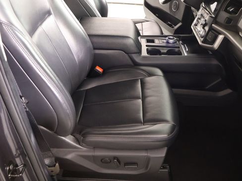 Used 2024 Ford Expedition Max XLT image 15