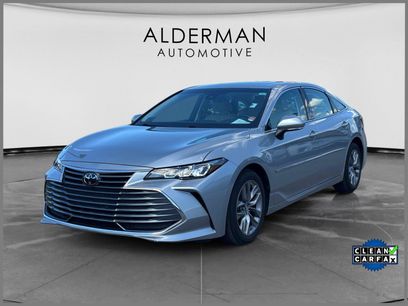 Used 2019 Toyota Avalon XLE w/ Moonroof Package