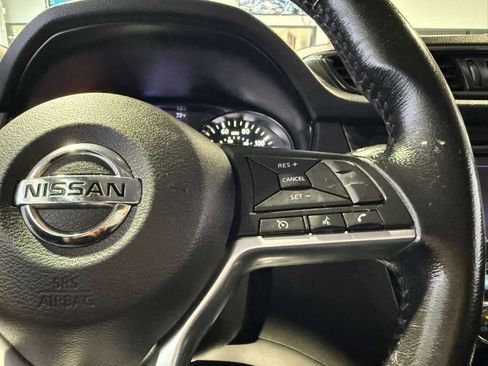 Used 2018 Nissan Rogue SV image 20