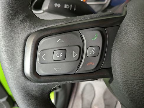 Used 2025 Jeep Wrangler Unlimited Rubicon image 22