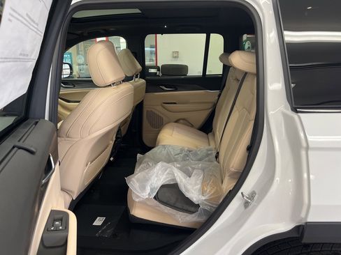 New 2025 Jeep Grand Cherokee Limited image 20