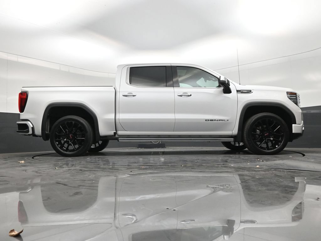 Used 2023 GMC Sierra 1500 Denali w/ Denali Carbonpro Edition AWD/4WD image 25