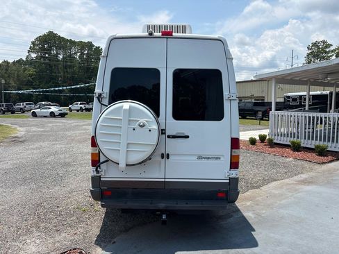Used 2006 Dodge Sprinter 2500 w/ PWR Convenience Group RWD image 6