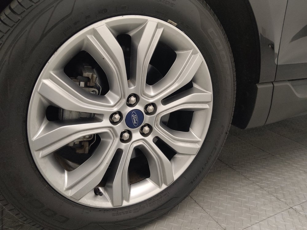 Used 2020 Ford Edge Titanium w/ Cargo Accessory Package FWD image 31