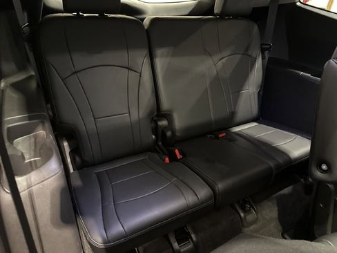 Used 2019 Buick Enclave Avenir w/ Avenir Technology Package image 23