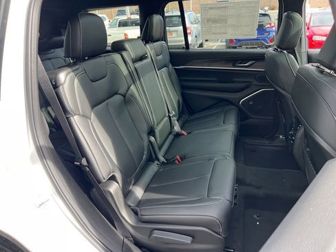 New 2026 Jeep Grand Cherokee L Limited w/ Limited Altitude Package AWD/4WD image 25