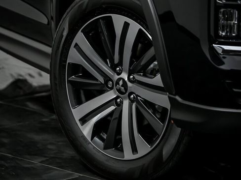 Used 2026 Mitsubishi Outlander Sport AWD image 3