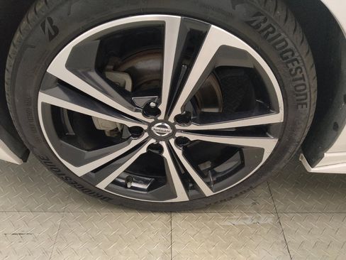 Used 2020 Nissan Sentra SR FWD image 31