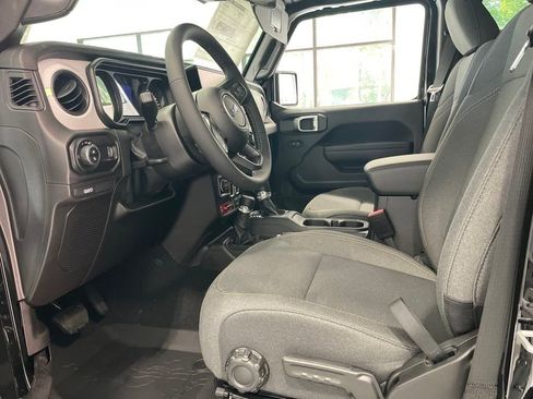 New 2025 Jeep Gladiator Willys image 15