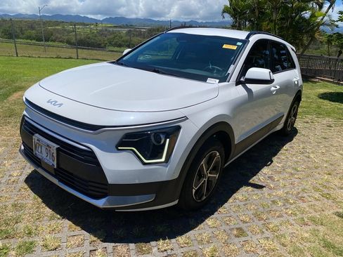 Used 2024 Kia Niro EX FWD image 3