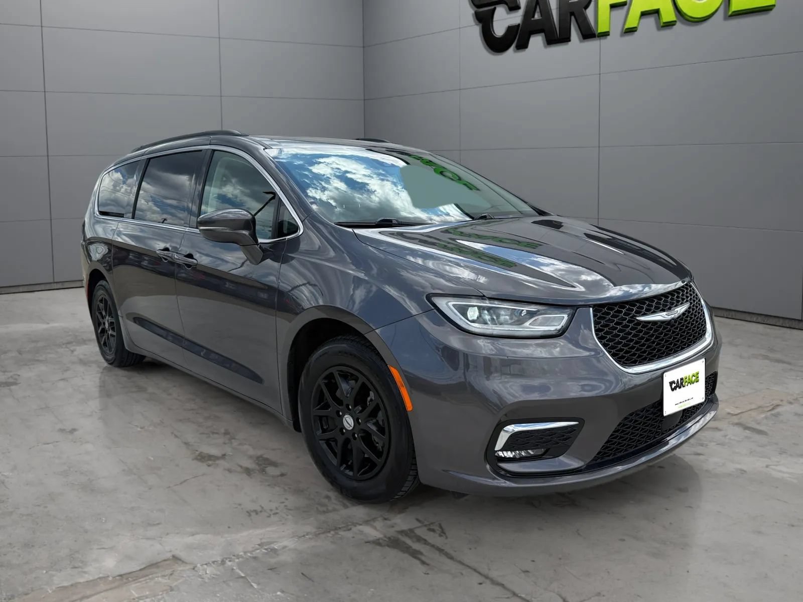 Used 2022 Chrysler Pacifica Touring-L FWD image 4