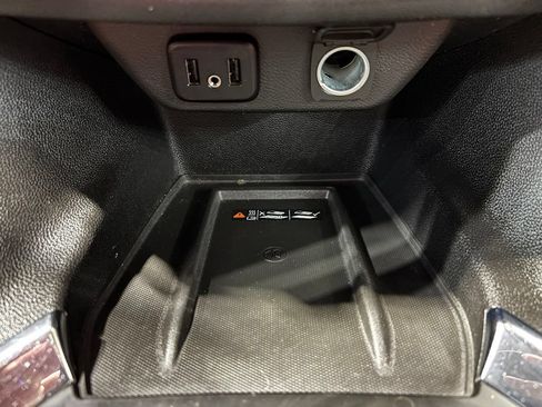 Used 2018 Chevrolet Traverse High Country AWD/4WD image 27