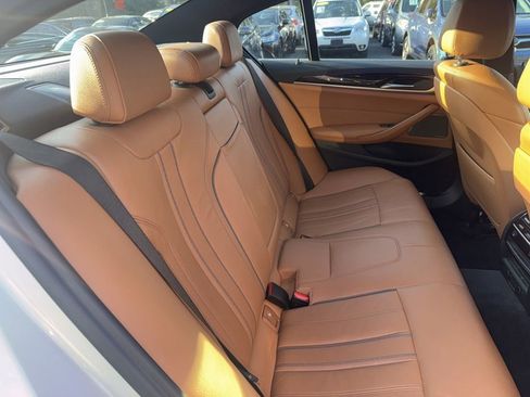 Used 2017 BMW 540i xDrive image 37