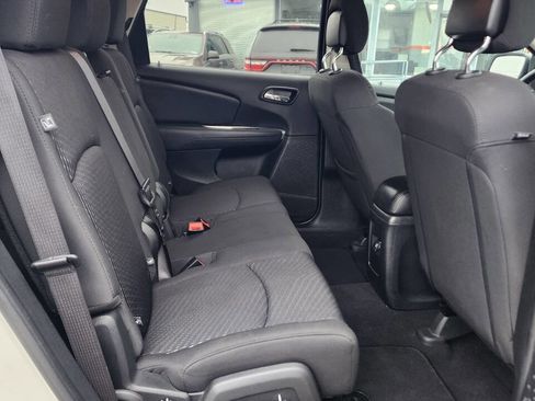 Used 2018 Dodge Journey SE w/ Blacktop Package image 17