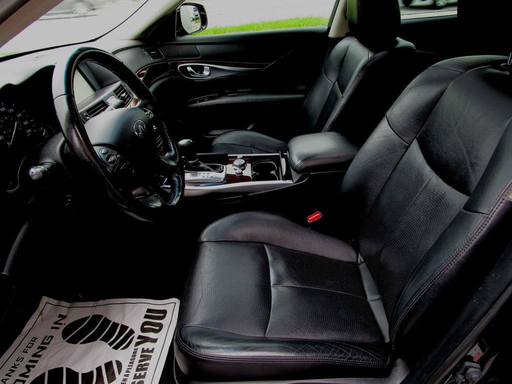 Used 2015 INFINITI Q70 3.7 AWD/4WD image 12
