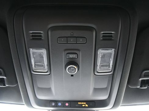 Used 2023 Chevrolet Tahoe RST AWD/4WD image 32