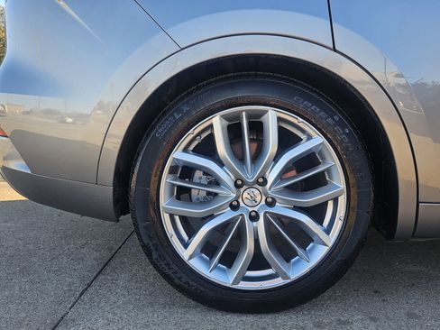 Used 2021 Maserati Levante GranLusso image 18