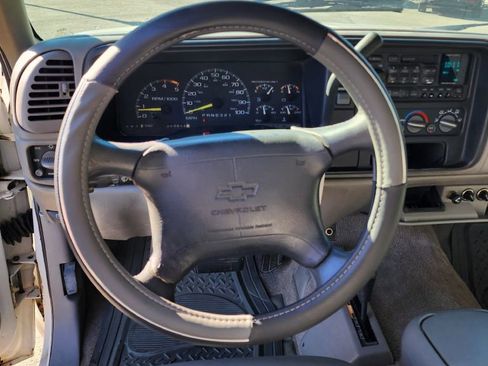 Used 1995 Chevrolet Silverado 1500 4x4 Regular Cab image 10