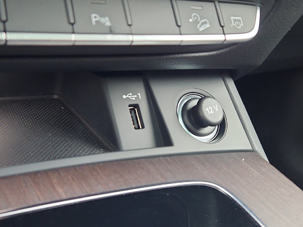 Used 2023 Audi Q5 e Premium Plus w/ Premium Plus Package AWD/4WD image 20