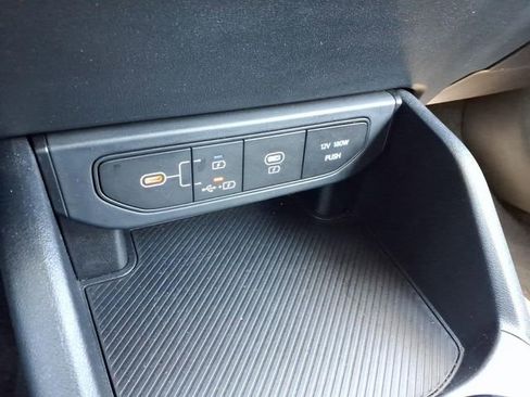 Used 2025 Kia K4 LXS image 21