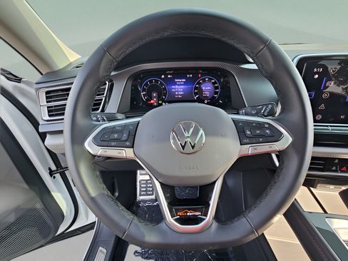 Certified 2024 Volkswagen Atlas Peak Edition SE AWD/4WD image 23